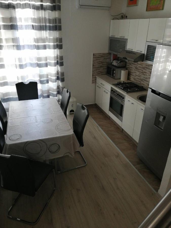 Centar Njivice Apartment Екстериор снимка