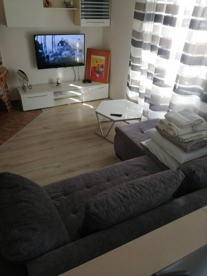 Centar Njivice Apartment Екстериор снимка