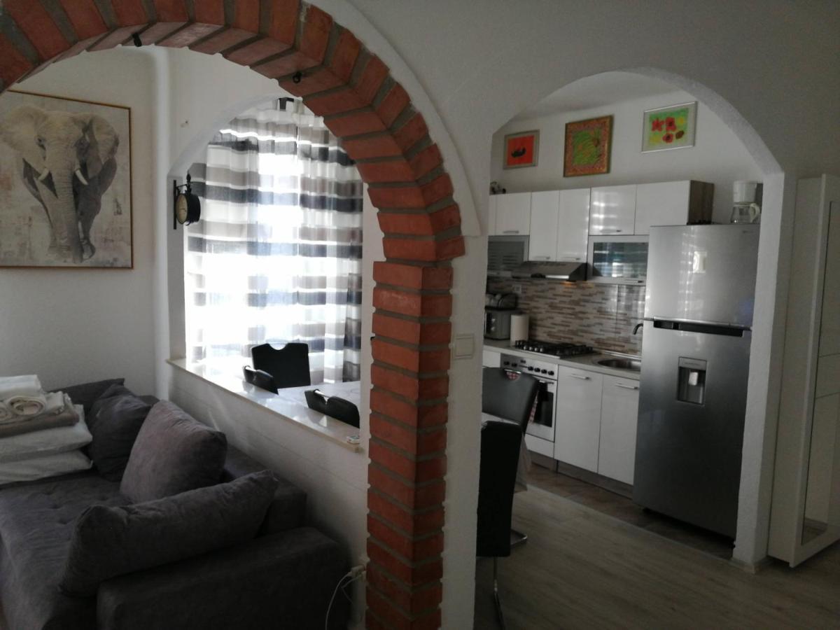 Centar Njivice Apartment Екстериор снимка