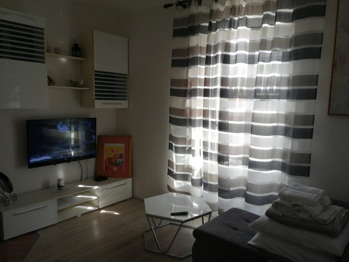 Centar Njivice Apartment Екстериор снимка