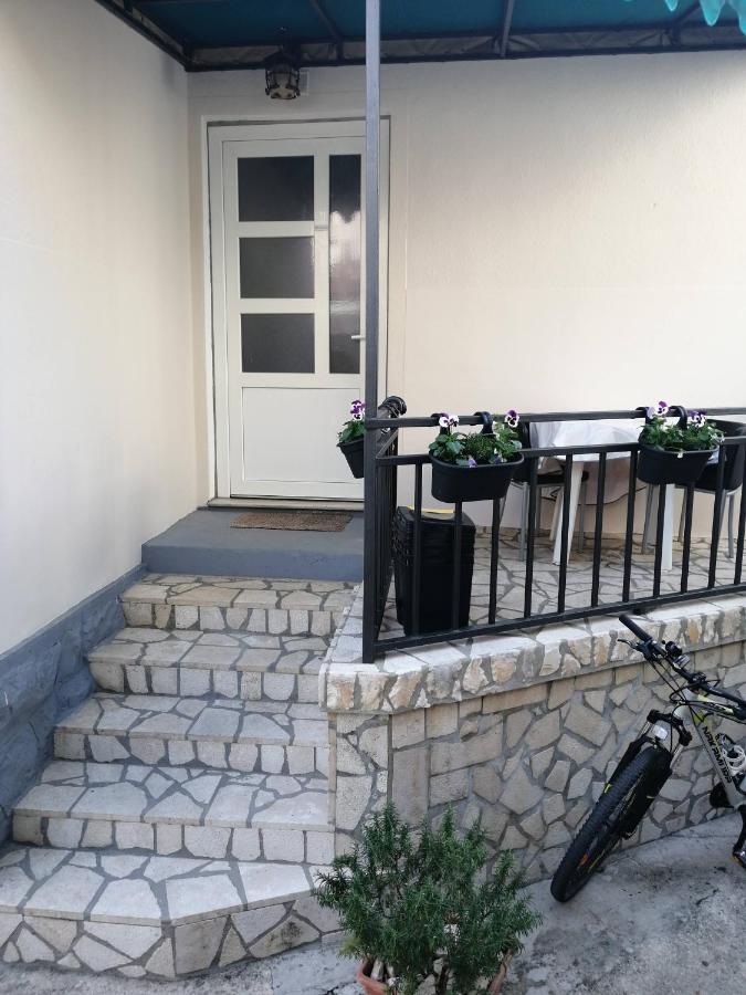 Centar Njivice Apartment Екстериор снимка